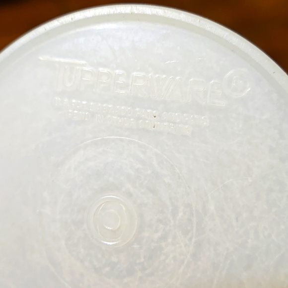 Vintage Tupperware, Tall Canister, Opaque, Orange Flip Spout, Lid - Picture 9 of 9